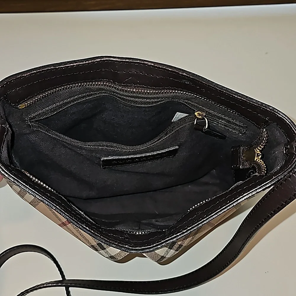 Burberry Black and Tan Crossbody Bag - Picture 6 of 9